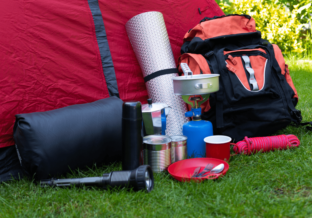 Ultimative Festival-Packliste für Camping: Dein Guide zu essenziellen Outdoor-Ausrüstungen und umweltfreundlichen Camping-Tipps für das perfekte Musikfestival-Erlebnis